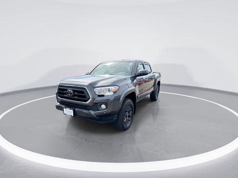 Used 2021 Toyota Tacoma SR5 w/ Blackout Package (TMS) image 4