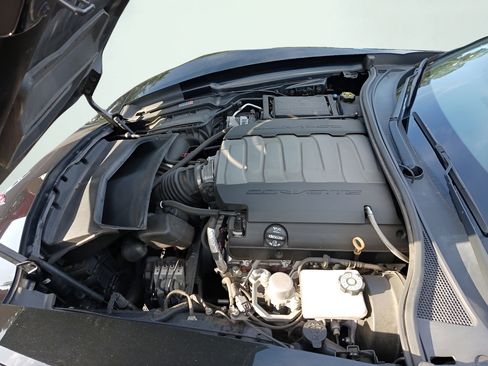 Used 2017 Chevrolet Corvette Stingray Coupe w/ Battery Protection Package RWD image 11