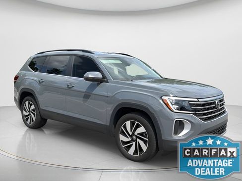 Used 2025 Volkswagen Atlas SE FWD image 4