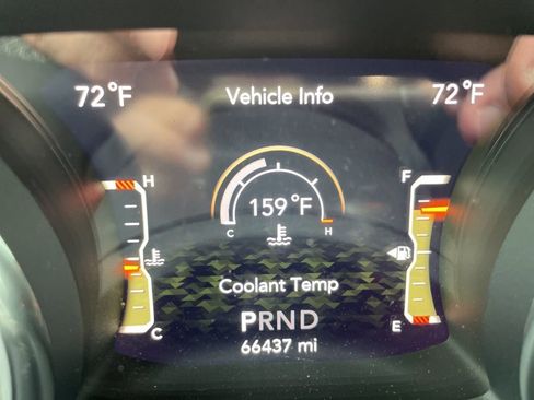 Used 2019 Jeep Wrangler Unlimited Sahara image 6