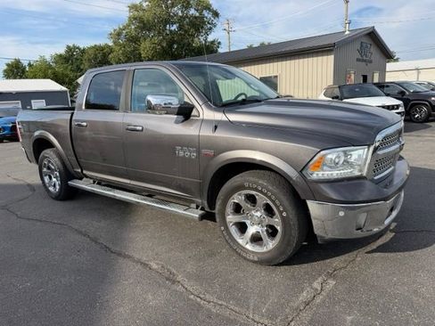 Used 2016 RAM 1500 Laramie w/ Convenience Group AWD/4WD image 4