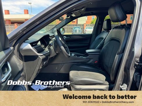 Used 2025 Jeep Grand Cherokee L Altitude RWD image 9