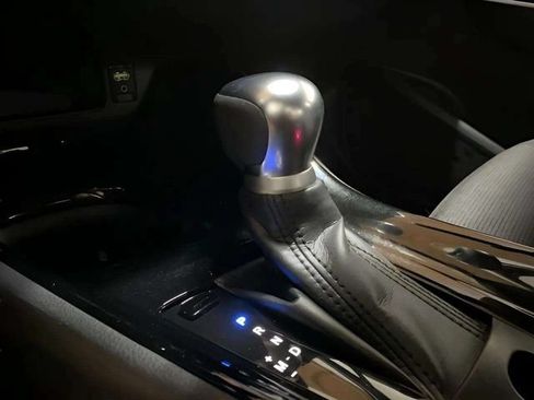 Used 2019 Toyota C-HR XLE FWD image 47