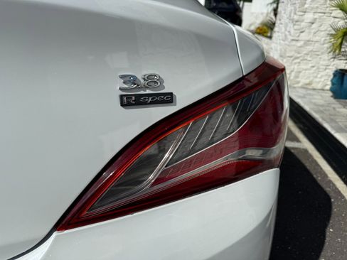 Used 2013 Hyundai Genesis 3.8 image 6