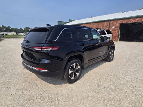 Used 2024 Jeep Grand Cherokee Limited 4xe AWD/4WD image 3