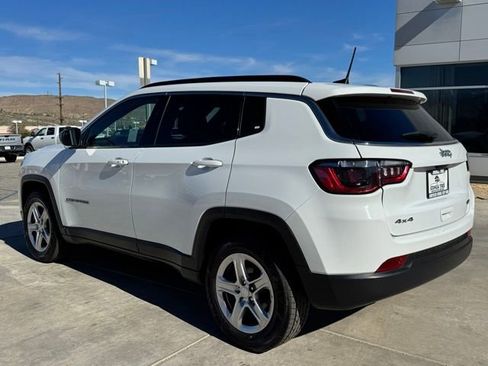 Used 2023 Jeep Compass Latitude image 4