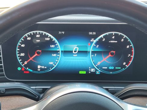Used 2023 Mercedes-Benz GLS 450 4MATIC image 10