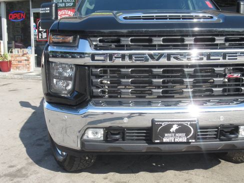 Used 2021 Chevrolet Silverado 2500 LT w/ All Star Edition AWD/4WD image 3
