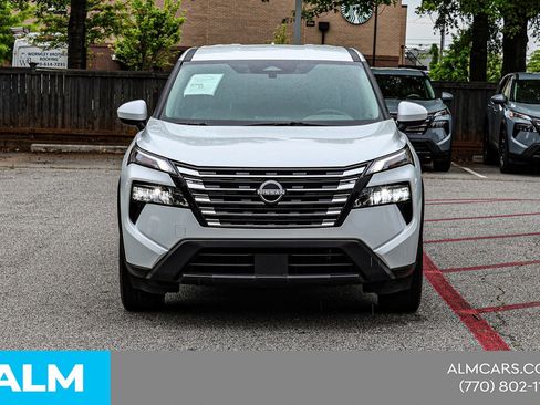 Used 2025 Nissan Rogue SV FWD image 12