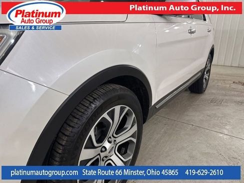 Used 2019 Ford Explorer Platinum image 44