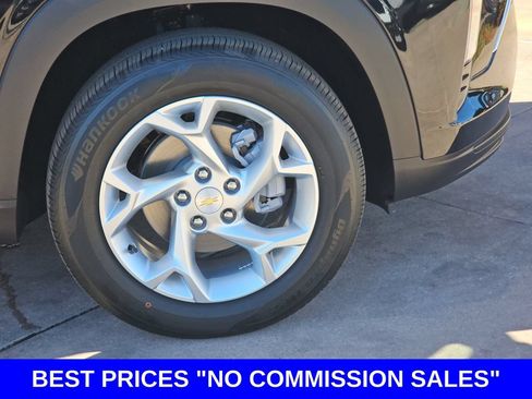 New 2026 Chevrolet Trax LS w/ LS Convenience Package FWD image 38