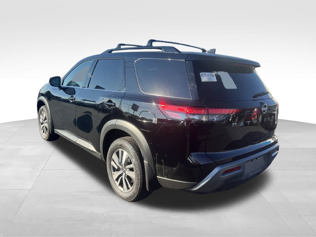 Used 2026 Nissan Pathfinder SL FWD image 5