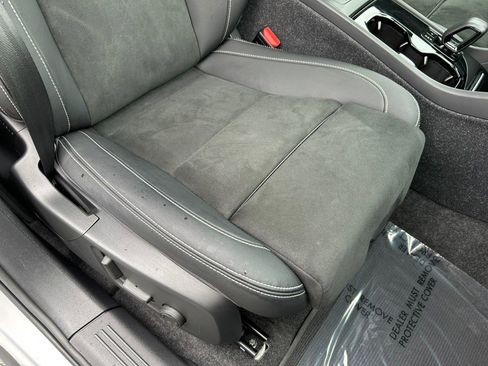 Used 2023 Volvo XC40 Recharge Plus image 38