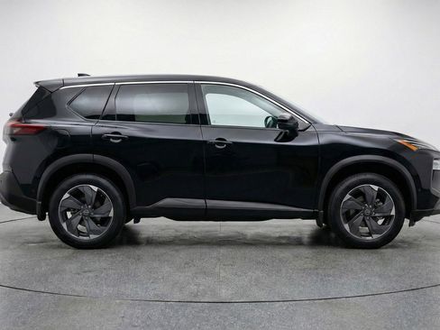 Used 2025 Nissan Rogue SV AWD/4WD image 11