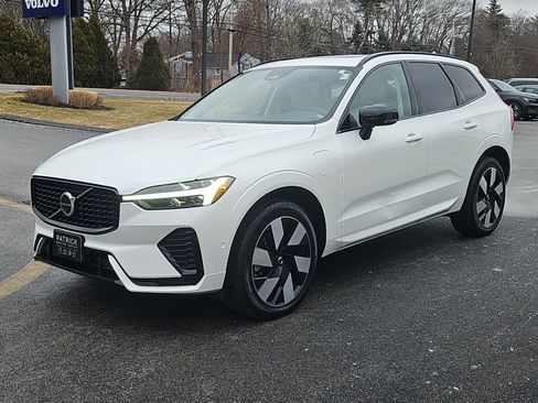 Used 2025 Volvo XC60 T8 Plus w/ Protection Package Premier image 26