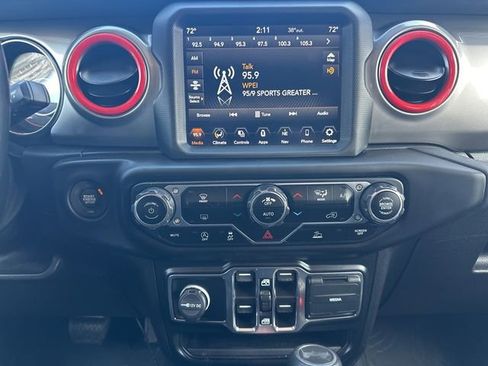 Used 2021 Jeep Wrangler Unlimited Sahara w/ Uconnect 4C Nav & Sound Group AWD/4WD image 20