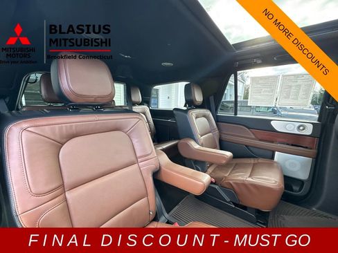 Used 2022 Lincoln Navigator Reserve image 24