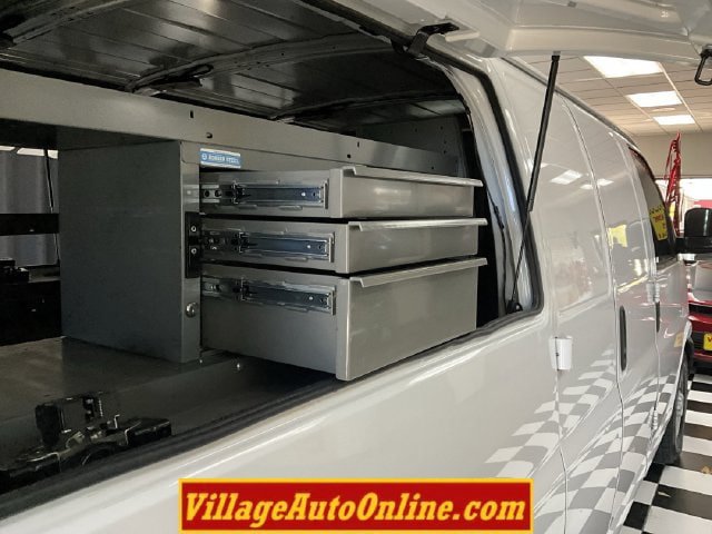 Used 2017 Chevrolet Express 2500 RWD image 28