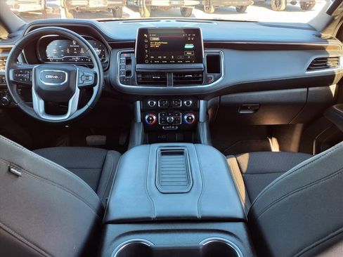 Used 2024 GMC Yukon XL SLE image 19