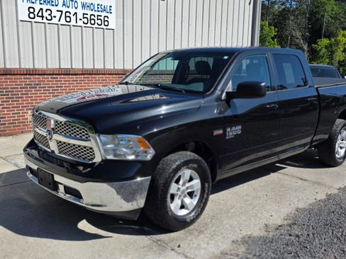 Used 2019 RAM 1500 Classic SLT AWD/4WD image 1