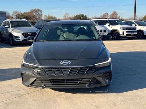 Certified 2025 Hyundai Elantra Sport image 2