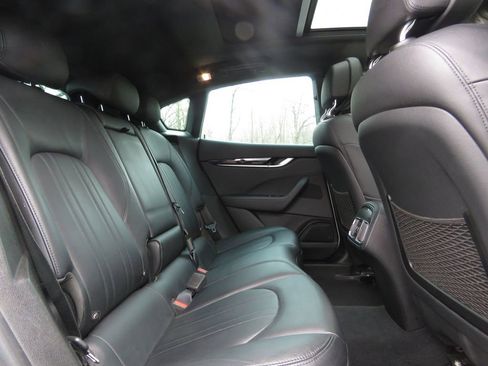 Used 2023 Maserati Levante Modena image 16