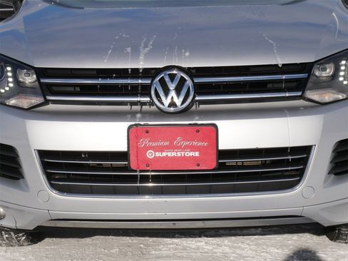 Used 2013 Volkswagen Touareg VR6 image 7
