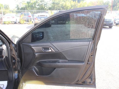 Used 2016 Honda Accord Sport image 17