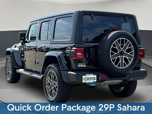 Used 2023 Jeep Wrangler Unlimited Sahara w/ Cold Weather Group AWD/4WD image 5