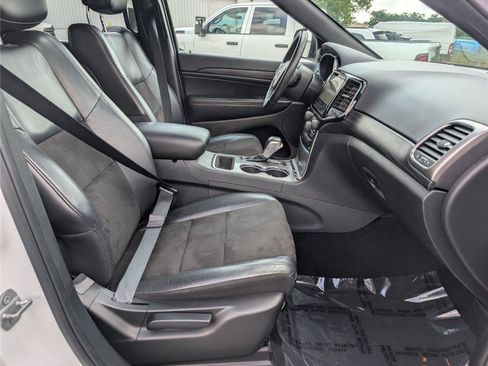 Used 2020 Jeep Grand Cherokee Altitude AWD/4WD image 10