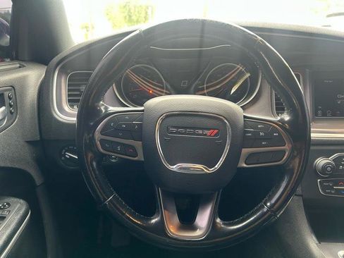 Used 2020 Dodge Charger SXT w/ Leather Interior Group RWD image 10
