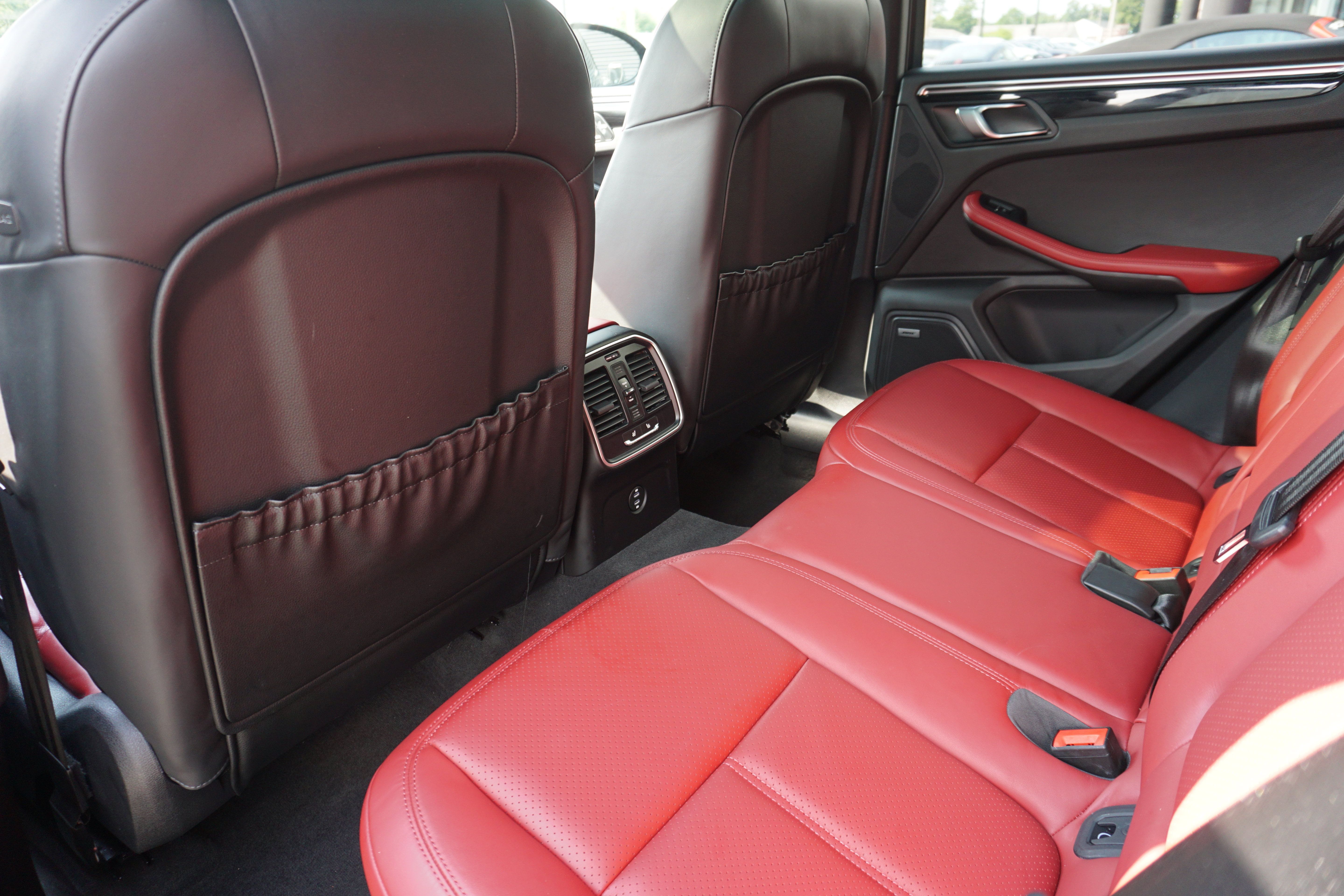 Certified 2023 Porsche Macan S AWD/4WD image 19