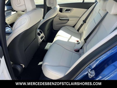 Used 2025 Mercedes-Benz C 300 4MATIC Sedan image 14