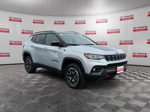 Used 2024 Jeep Compass Trailhawk image 1