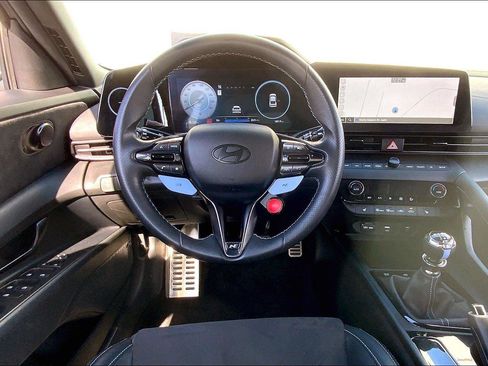 Used 2025 Hyundai Elantra N image 5