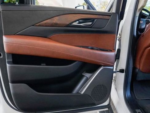 Used 2019 Cadillac Escalade ESV Premium Luxury image 58