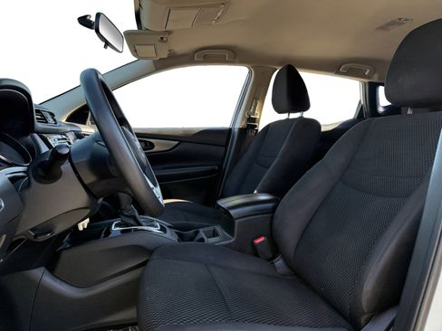 Used 2019 Nissan Rogue Sport S image 9