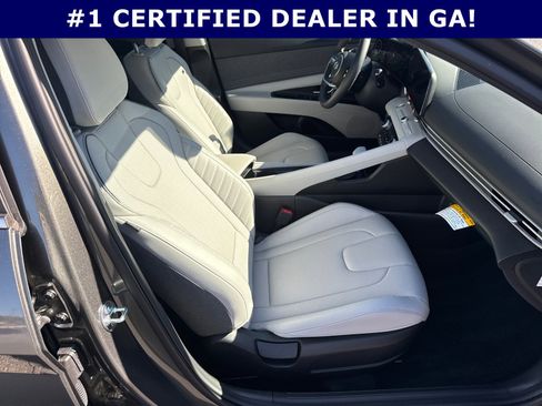 Certified 2025 Hyundai Elantra Limited image 13