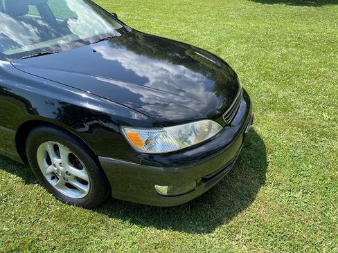 Used 2001 Lexus ES 330 image 2