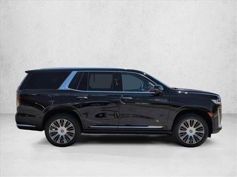 Used 2022 Cadillac Escalade Premium Luxury Platinum w/ Heavy-Duty Trailer Package AWD/4WD image 4