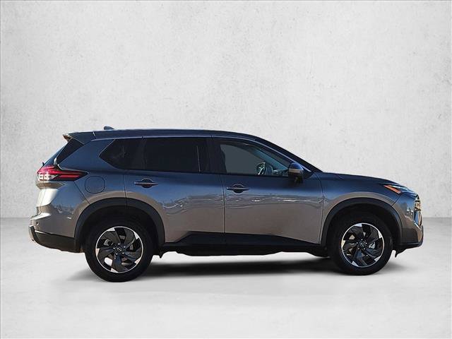 Used 2024 Nissan Rogue SV AWD/4WD image 4