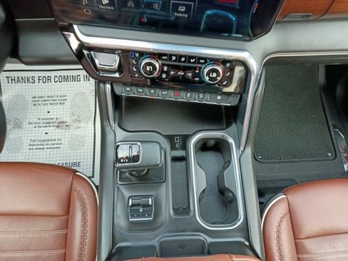 Used 2024 GMC Sierra 1500 Denali Ultimate AWD/4WD image 3