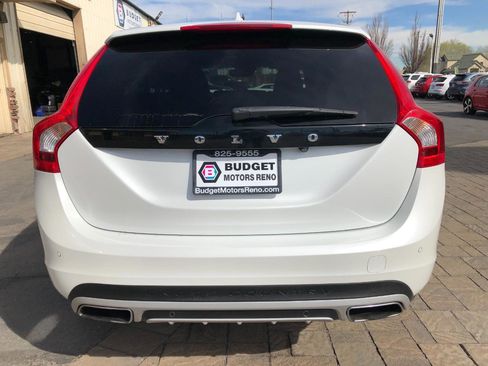 Used 2017 Volvo V60 T5 Cross Country w/ Convenience Package image 3