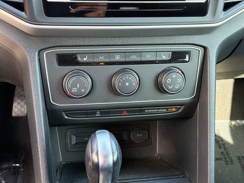 Used 2022 Volkswagen Atlas Cross Sport SE image 15