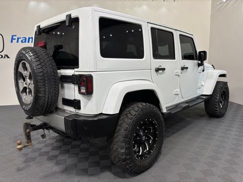 Used 2017 Jeep Wrangler Unlimited Sahara w/ Connectivity Group AWD/4WD image 5