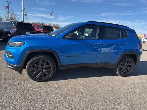 New 2026 Jeep Compass Latitude image 3