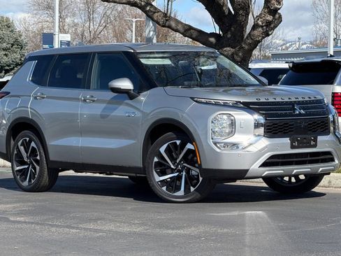 New 2025 Mitsubishi Outlander SE AWD/4WD image 1
