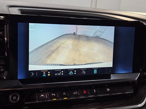 Used 2023 Chevrolet Silverado 1500 LTZ AWD/4WD image 31