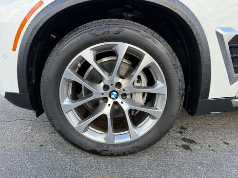 Used 2024 BMW X5 xDrive40i w/ Premium Package image 25