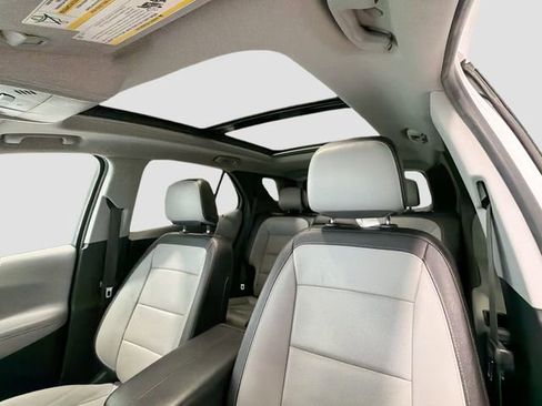Used 2021 Chevrolet Equinox Premier AWD/4WD image 19